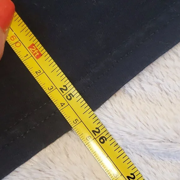 Ariana Grande Official World Tour Merch Side Photo Black T-Shirt Size Medium - Picture 10 of 10